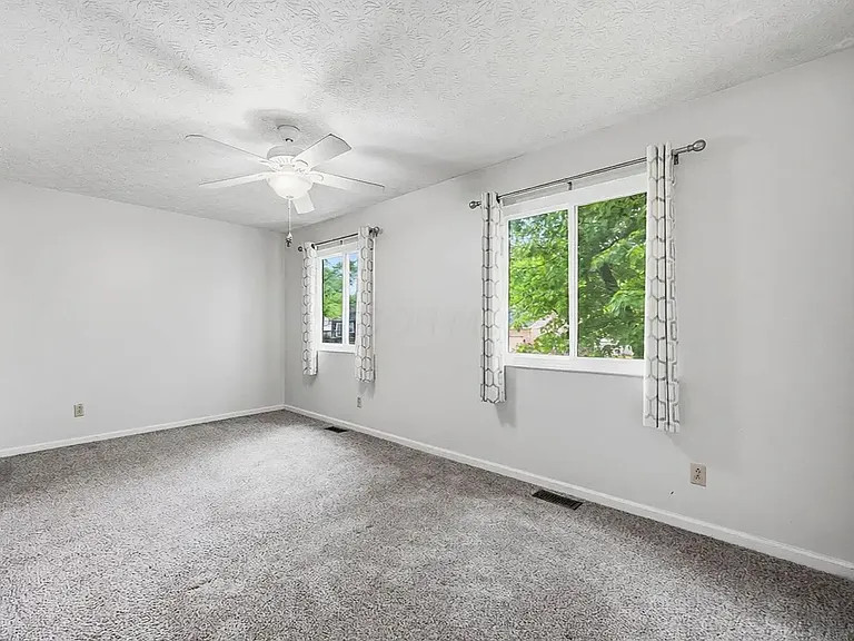 721 Mistletoe St — Photo 8