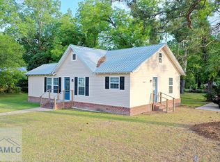 301 E Howard St, Glennville, GA 30427
