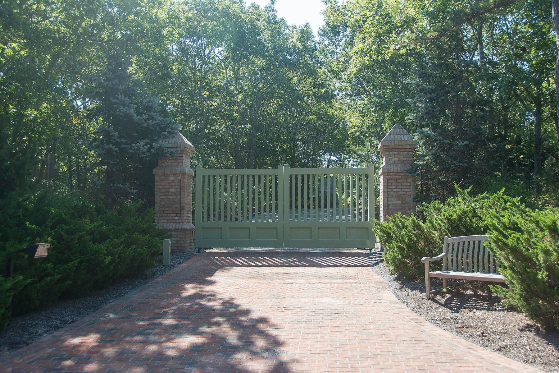 5 Highview Dr, Wainscott, NY 11975 Out East