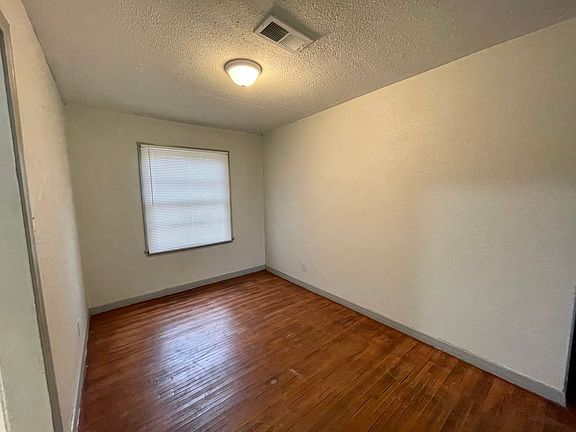 3rd image of 2370 Hybrook Ln