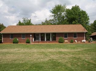 220 Gilhaven Dr, Paducah, KY 42003