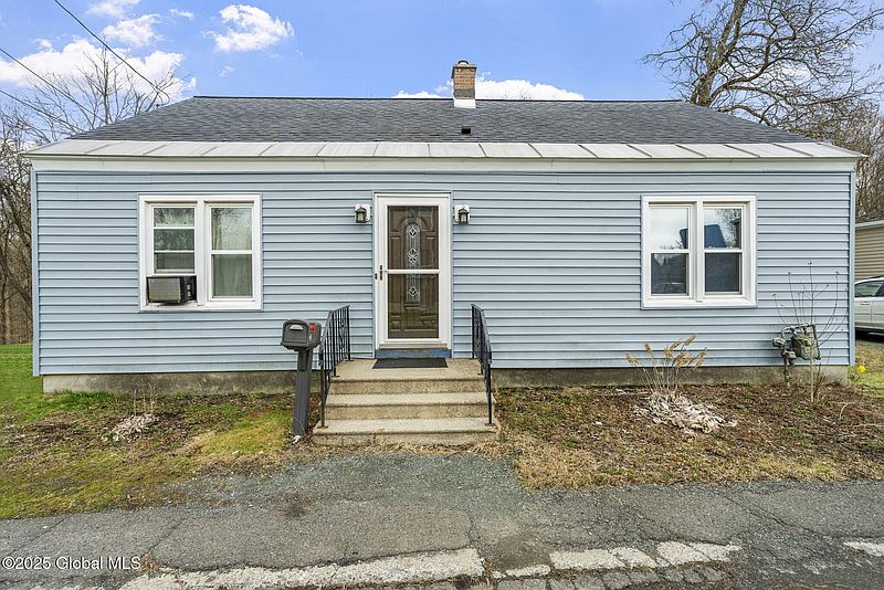 2nd image of 23 Lakeview Avenue