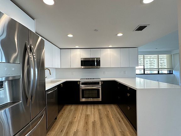 3rd image of 11113 Biscayne Blvd Unit 752
