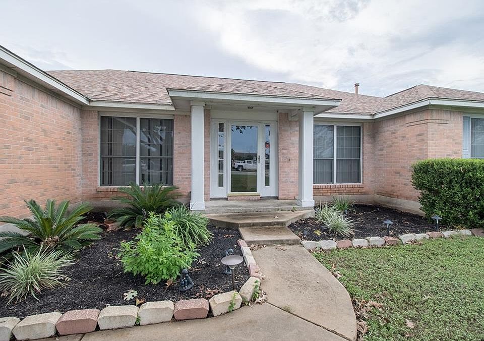 1st image of 2904 Red Bud Ln
