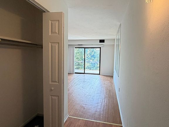 2nd image of 20 Dougherty Blvd APT I5