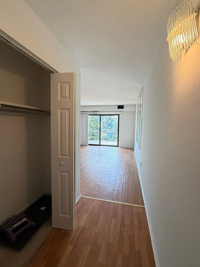 Building Photo - 20 Dougherty Blvd #I5