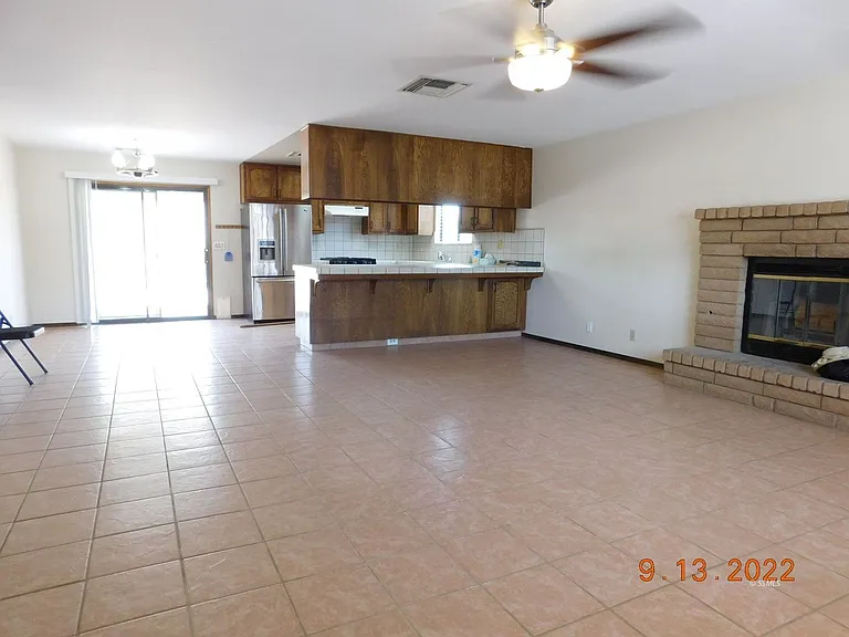 330 E Wilson Ave — Photo 3