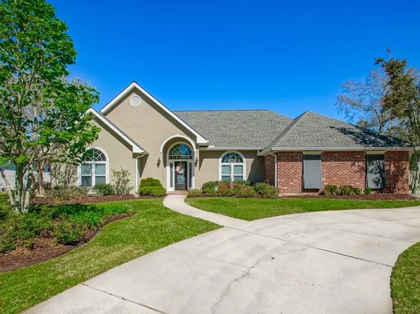 1217 Bluewater Dr, Mandeville, LA 70471