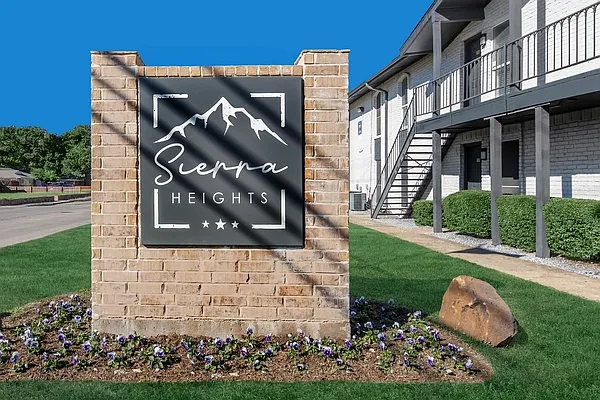 Sierra Heights Apartments — Photo 20