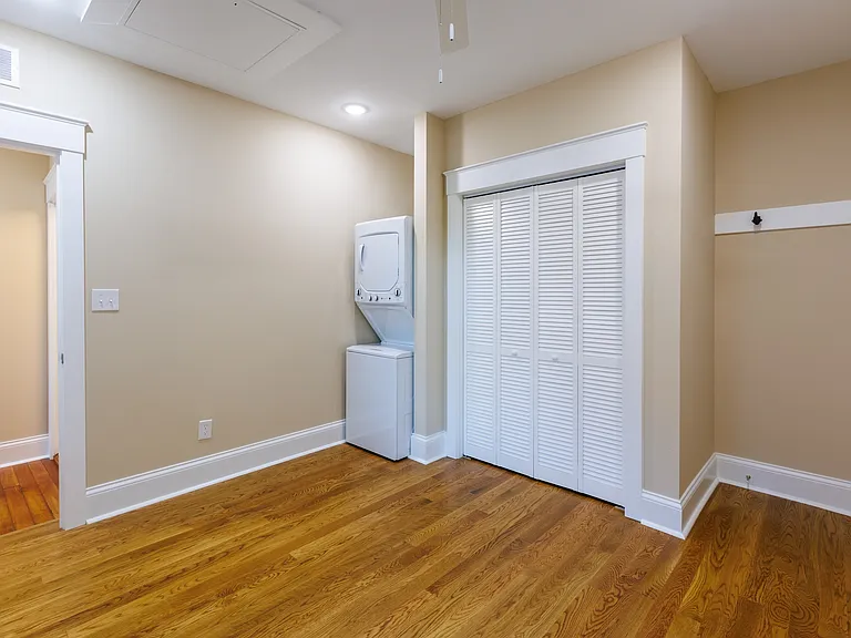 716 W Maxwell St #3 — Photo 17