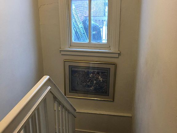2nd to 3rd floor landing