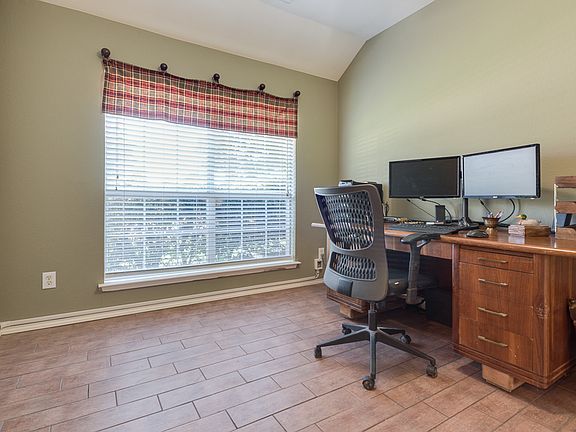 5th image of 1214 Rooney Ln
