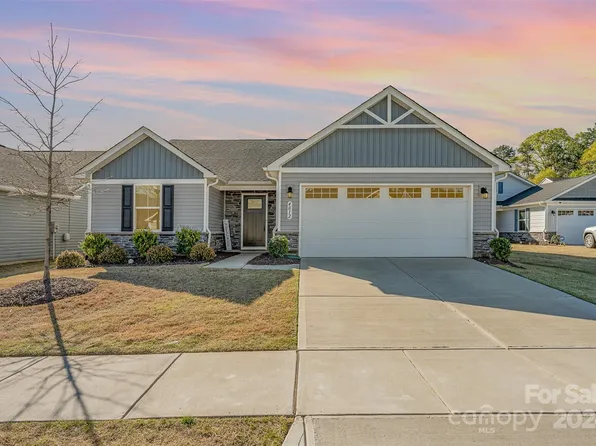 4012 Mackinnon Dr, Charlotte, NC 28214