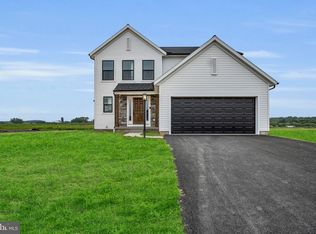 11 Family Dr, Carlisle, PA 17013