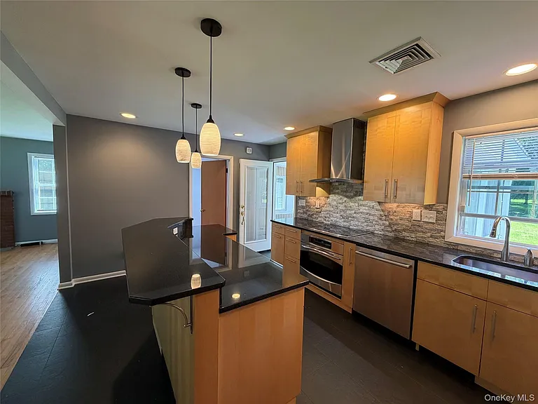 466 Route 82 — Photo 14