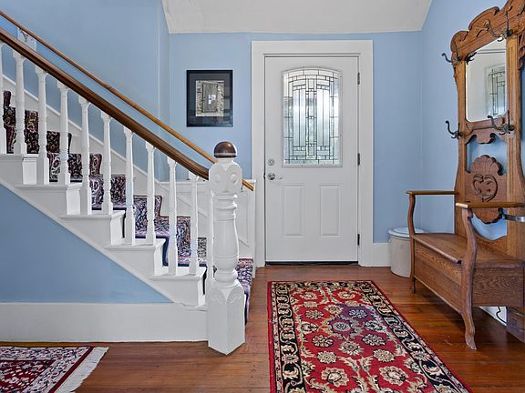 5th image of 411 Scudder Avenue