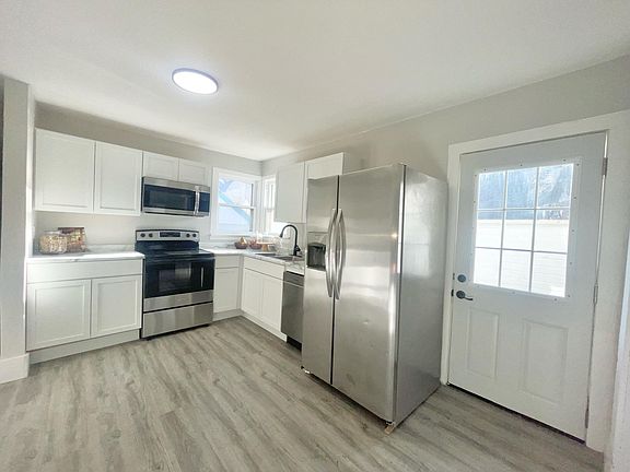 5th image of 313 Lake St