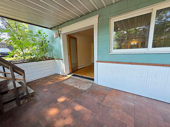 4th image of 1945 6th St #A