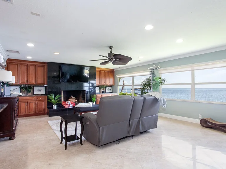 3700 Coquina Key Dr SE — Photo 8
