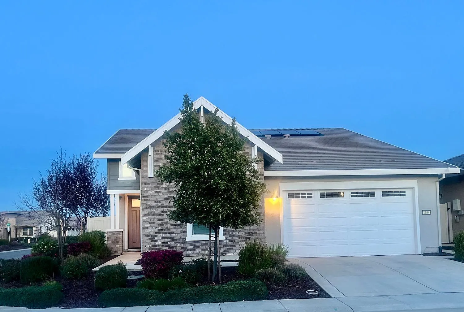 1089 Leo Lane photo 1