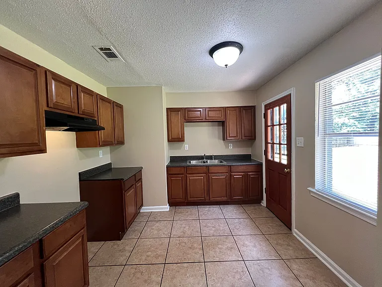 3775 Longmont Cv — Photo 4