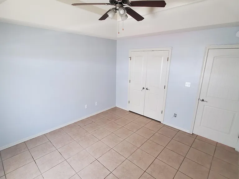 705 W Emerald Dr #B — Photo 9