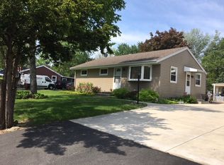 8917 S 77th St, Franklin, WI 53132