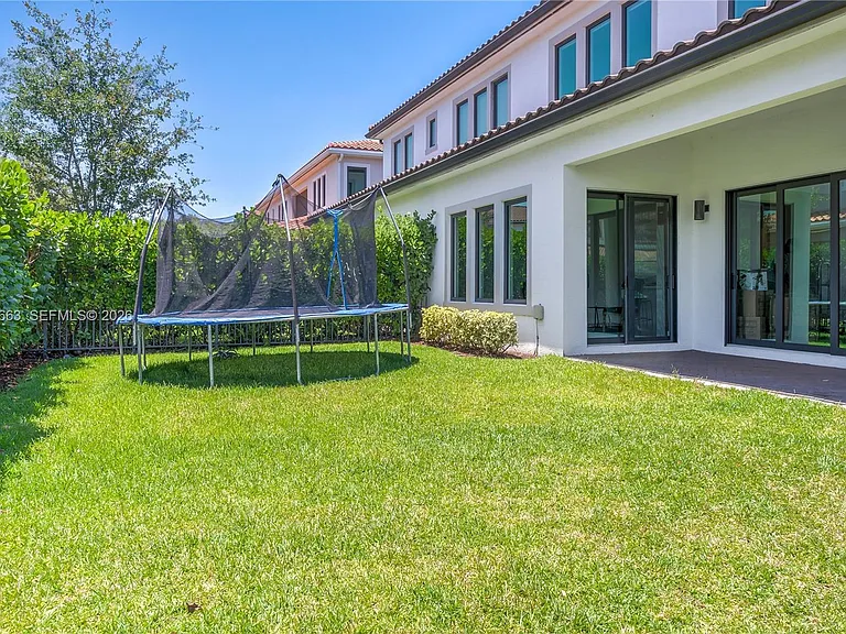 3412 Emerson Ln — Photo 4