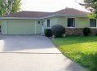 2027 Ontario Dr, Janesville, WI 53545