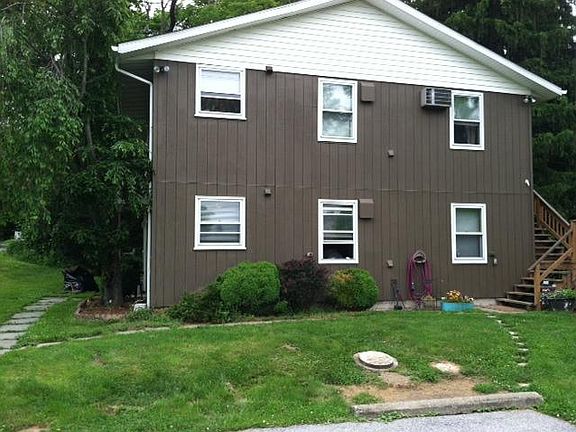Clean Exterior and Nice Yard