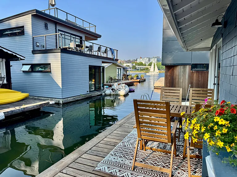 3146 Portage Bay Pl E #I — Photo 1
