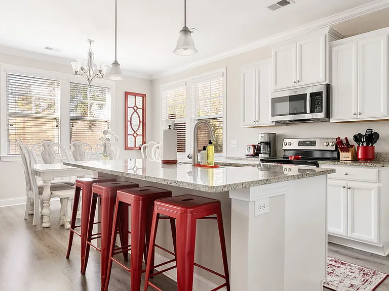 4101 Hartland St — Photo 12