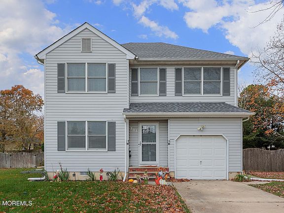 2nd image of 131 Holly Court