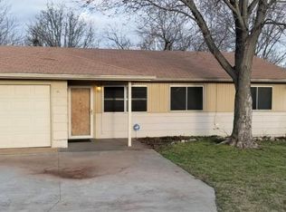 707 S 8th St, Noble, OK 73068