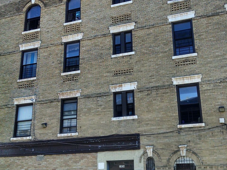 2nd image of 1834 Park Pl APT 1