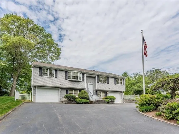 58 Brush Hill Rd, Narragansett, RI 02882