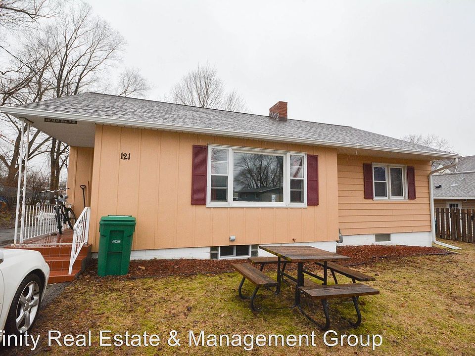 2nd image of 121 18th Ave NW #2