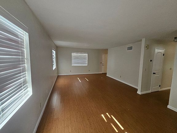 4th image of 3151 Sycamore Ave