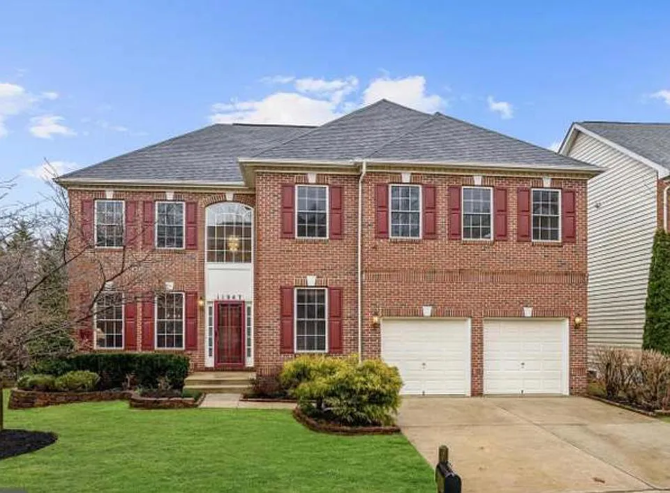 11047 Birchtree Ln