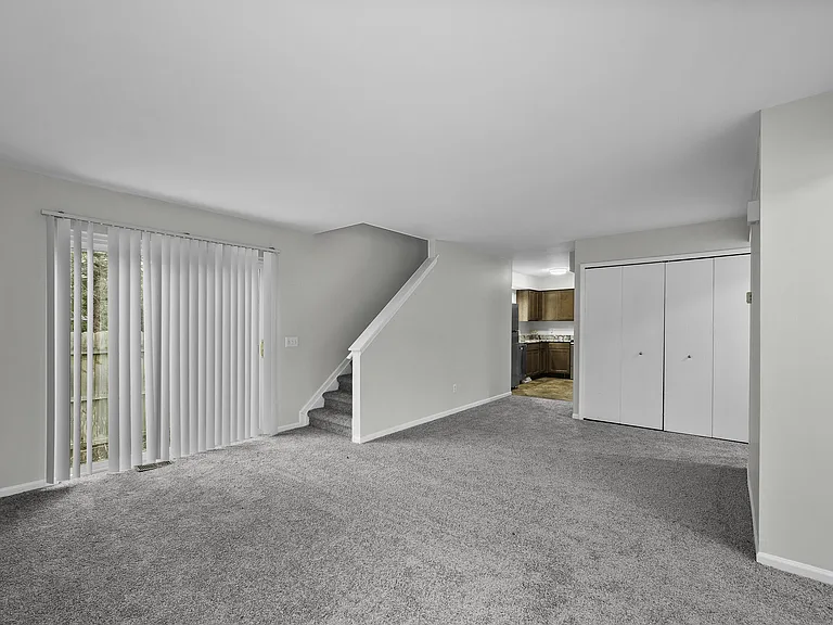 2245 S Commerce Rd — Photo 15