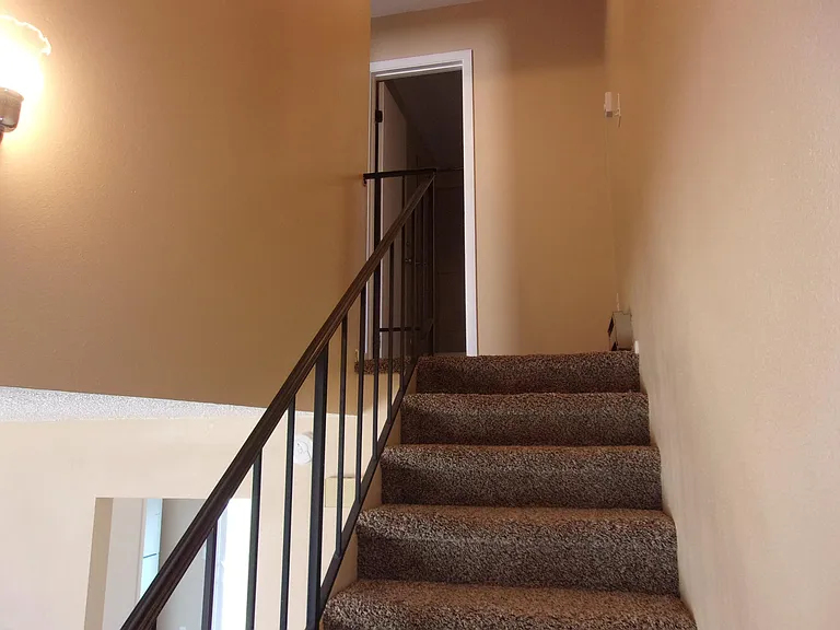 1138 Darby St — Photo 8