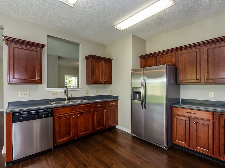 719 Capstone Ave — Photo 9