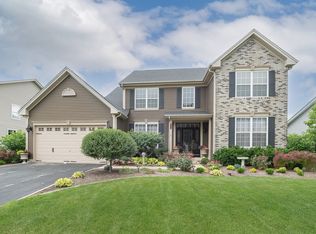 254 Chatsworth Ave, Sugar Grove, IL 60554