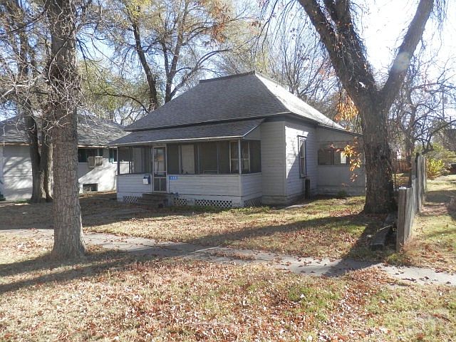 1st image of 204 N 13th St