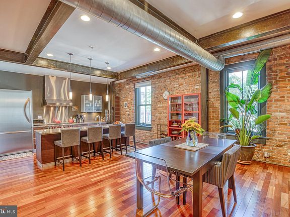 5th image of 639 Catharine St #200