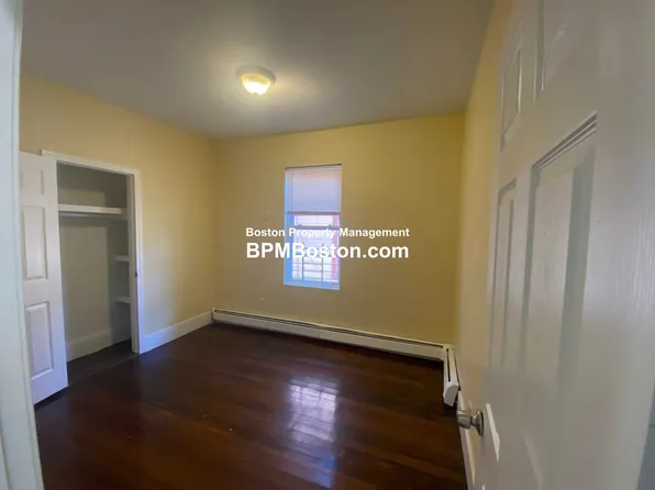 (undisclosed Address), Dorchester, MA 02121