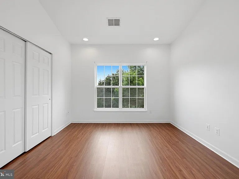 20423 Trails End Ter — Photo 32