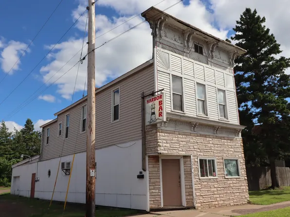 1222 Lake Shore Dr E, Ashland, WI 54806