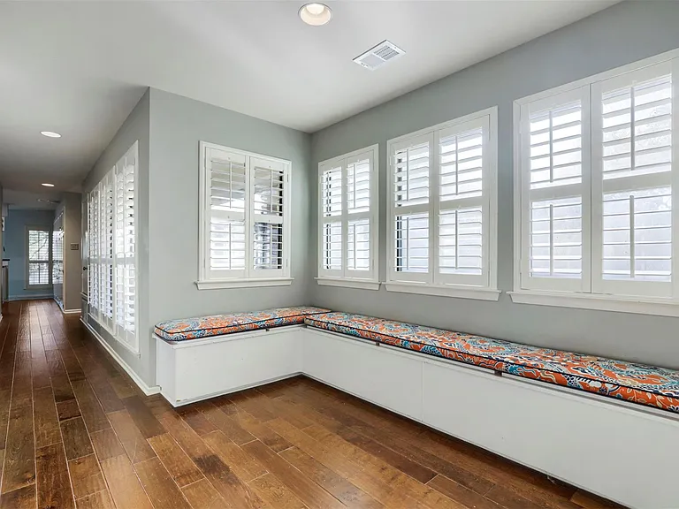 208 Crescent Blf — Photo 7