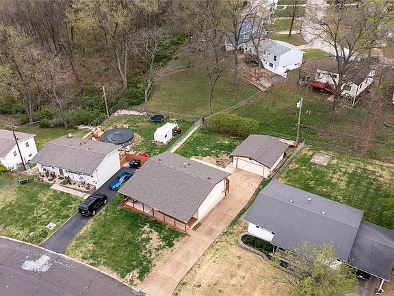 2nd image of 4254 Bordeaux Dr